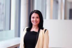 Elham Binai – HR-direktør