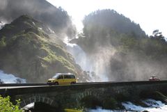 Låtefossen sør for Odda er en turistmagnet i det sørlige Hardanger. Foto: Hege Lysholm, Statens vegvesen