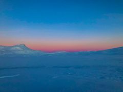 Isforhold og en vakker solnedgang ved Jengelvatnet i Børgefjell Foto: Gjøran Stenberg