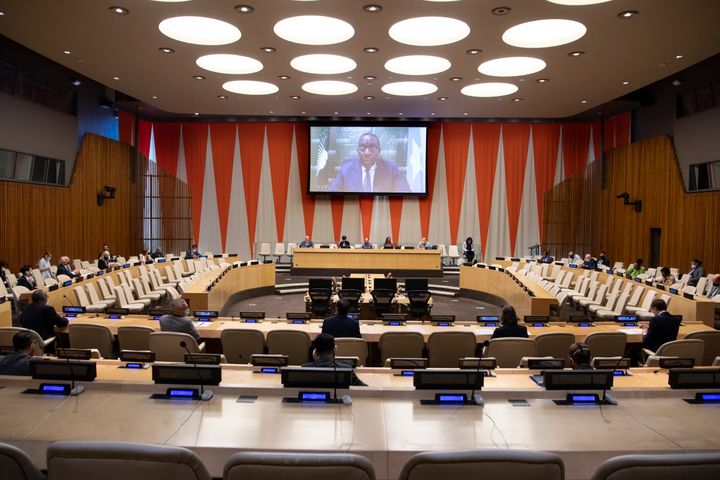 Sikkerhetsrådet møtes nå midlertidig i ECOSOC-salen, for å sikre nok plass til å holde avstand mellom rådets medlemmer. Foto: UN Photo/Eskinder Debebe