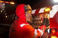 Orkanger: Kristoffer Mo er operativ leder ved Falck Orkanger, og med sine 26 år er han seriens yngste sjef. Kristoffer en staut kar med masse kompetanse og ansvar. Han er profesjonell og tar stolthet i arbeidet sitt. Foto: National Geographic Channel.