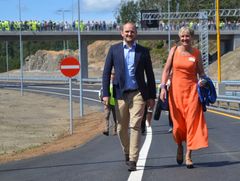 Samferdselsesminister Jon Georg Dale og utbyggingssjef Tordis Vandeskog, Nye Veier