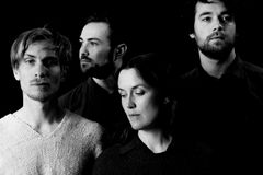 Flukten er: Hanna Paulsberg, Hans Hulbækmo, Bárður Reinert Poulsen, Marius Klovning. Foto: Bjørn Opsahl