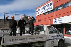 Alltid parat! Kunder kan ta det med ”knusende” ro. Hans Fredrik Gether, Andreas Thaule-Pedersen og Kai Dysthe er klare. Foto: Kristin Moe Krohn