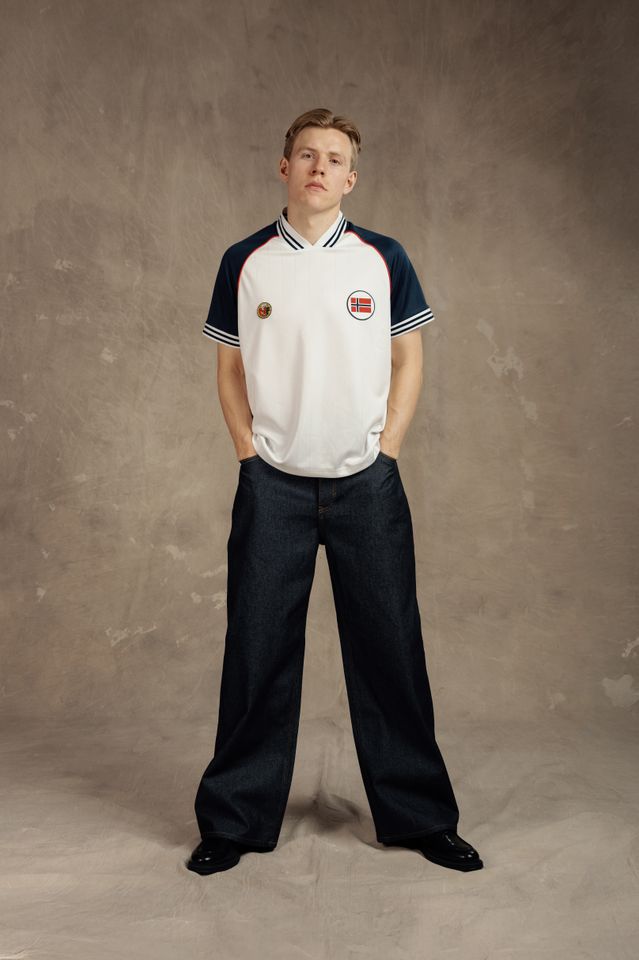 Fanhaus - Amsterdam0336 1 expand