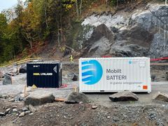 På Nye Veiers prosjekt E18 Rugtvedt-Langangen samarbeider energiselskapet Skagerak Energi og den franske totalentreprenøren Eiffage om å drifte anleggsutstyr ved hjelp av store battericontainere