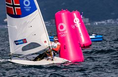 SEILER OM SØLV: Hermann Tomasgaard seiler om en olympisk sølvmedalje søndag 1. august kl 07:30. (Fotokred: Sailing Energy – for fri redaksjonell bruk)
