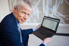 Nytt i år er at du kan endre selv, sier skattedirektør Hans Christian Holte. Tidligere måtte du sende en klage på skatteoppgjøret til Skatteetaten.