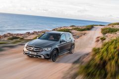 Mercedes-Benz GLC SUV med ny lyssignatur og off-road-grill