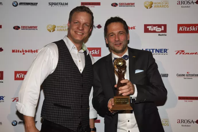 På vegne av SkiStar mottok Helge Bonden (t.h.) prisene for Trysil og Åre, som henholdsvis Norges og Sveriges beste skisted under World Ski Awards.