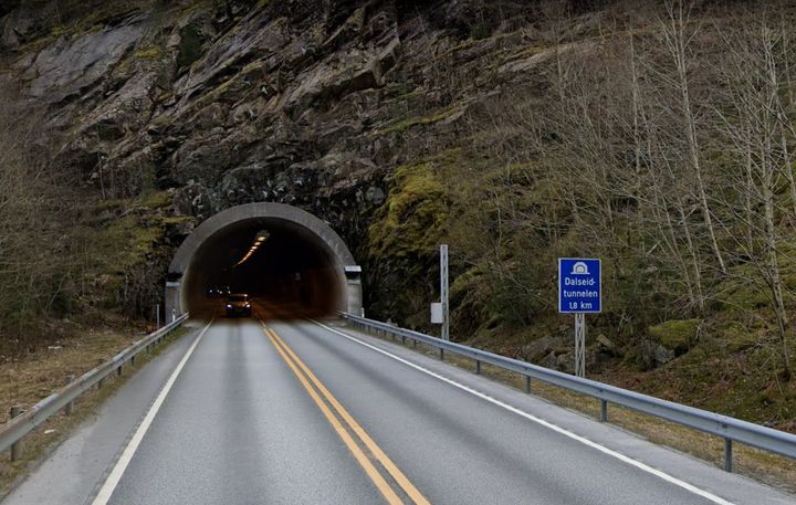 Det vert ytterlegare trafikksikring ved Dalseidtunnelen på E16. Foto: Google Street View