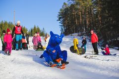 Gøy med aking under Kom deg ut-dagen ved Nordbøåsen i Bø. FOTO Guro Vassbotn skara