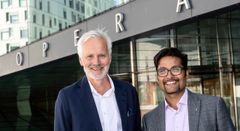 Geir Bergkastet,  direktør for Operaen, og OBOS-sjef  Daniel Kjørberg  Siraj, har inngått  en ny  samarbeidsavtale verdt 30 millioner kroner.