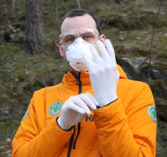 Espen Bruun i smittevernutstyr. påskeberedskap 2020 Foto: Norsk Folkehjelp