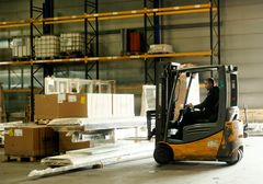 Samarbeidet mellom ColliCare og Rehub innebærer en praktisk løsning for transport og lagring, samt profesjonell håndtering av praktiske utfordringer som pakking, lasting og lossing med kran.  Foto: Rambøll