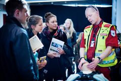 På utdanningstorget i Pilestredet 32 får elevene møte studieveiledere, lærere og studenter. Foto: Benjamin A. Ward