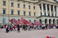 Tapte gjenstander er gjengangere hos Codan etter 17. mai-feiringen. Foto: iStock, Froydiga
