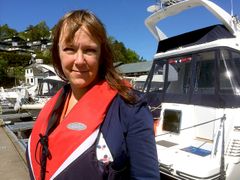 Det er ofte enkle tiltak som skal til for å sikre båt og utstyr mot tyveri. Heidi Tofterå Slettemoen er kommunikasjonssjef i Frende.