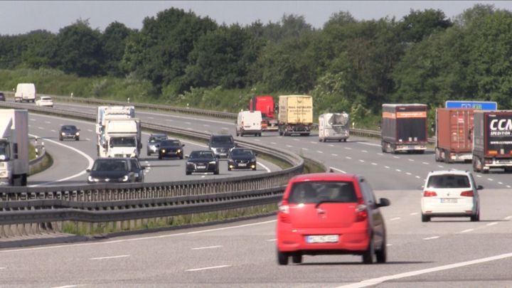Tyskland er ett av landene som peker seg ut med bilskader på norske biler i sommer, opplyser If. (Foto: If)