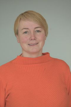 Lisbeth Eira, direktør i Avdeling for oppvekst og opplæring i Sametinget, har store forventninger til forskningen i SpedAims Hjertespråk. Foto: Sametinget.