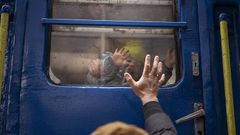 Siden Russland startet krigen mot Ukraina i slutten av februar, er mer enn 7,5 millioner mennesker på flukt registrert over hele Europa. Omtrent 85 prosent er kvinner og barn, som reiser uten mennene i familien, som er innkalt eller blir hjemme. Foto: Manhhai.