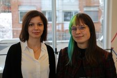 Milena Pavlovic (til venstre) og Lonneke Scheffer har programmert immuneML. Foto: Eivind Torgersen/UiO