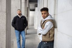 Mustafa Hasan er et av mange asylbarn som risikerer å bli kastet ut av landet selv etter mange år i Norge. Leo Ajkic følger Mustafa gjennom året mens han venter på en avgjørelse. FOTO: HANNA JOHRE / NRK