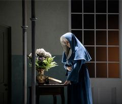 Nina Gravrok som Suor Angelica. Foto: Erik Berg.