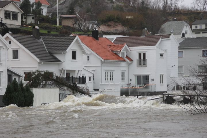 Ekstremværet Synne rammet Rogaland og Agder med ekstreme nedbørsmengder i desember 2015. Foto: Sem Hadland, Eigersund kommune