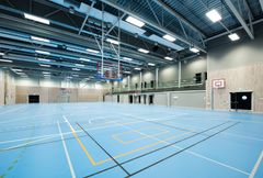 Foruten å ha blitt et av Nordens flotteste bryteanlegg, er hallen et allsidig anlegg tilrettelagt for håndball, basketball, volleyball, badminton, innebandy og allidrett. Foto: Kultur- og idrettsbygg Oslo KF/Finn Ståle Felberg