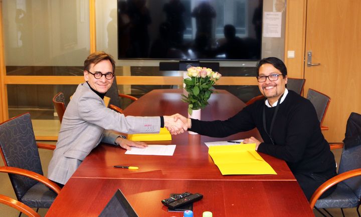 Rektor Christen Krogh og konsernsjef Daniel K Siraj etter signeringen av avtalen mellom OsloMet og OBOS.