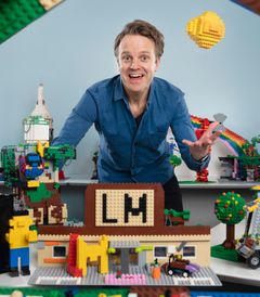 LEGO MASTERS: Erik Solbakken leder nysatsingen «LEGO Masters» på TV 2 i høst - og fortsatt er det muligheter om du er interessert i å delta. Foto: Espen Solli/TV 2