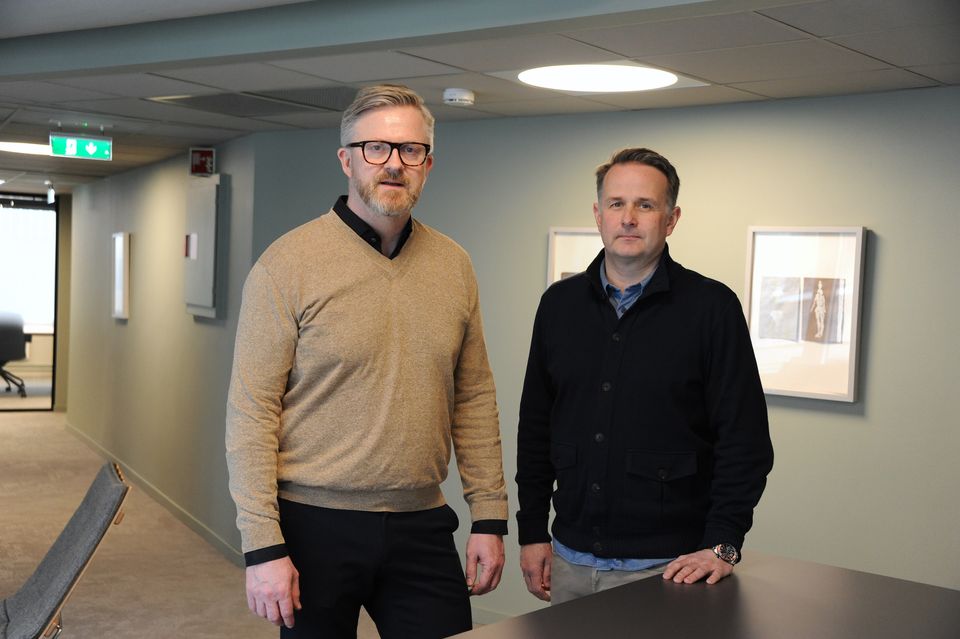 YS-leder Hans-Erik Skjæggerud (t.v.) og riksmekler Mats Ruland. Foto: Terje Bergersen