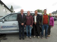 EK Automasjon AS kjøpes opp av GK Norge. Fra venstre: Andreas Edvardsen, Kristian Benjaminsen, Ronny Ellingsen, Sjur Bjerke og Judith Edvardsen