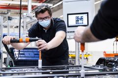 Mercedes-EQ starter batteriproduksjonen for nye EQS