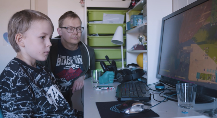 Barn liker å game, men for en del foreldre er det mange bekymringer som følger med dataspillingen