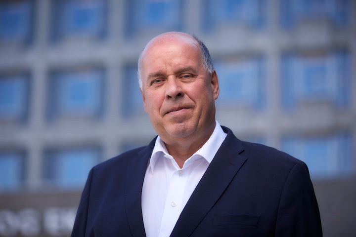 - Forenklingsregnskapet må være pålitelig og fullstendig – da må også kostnadene ved nytt regelverk med. Nå presenterer Regjeringen bare den ene siden av regnestykket. Det er lite troverdig, skriver fagdirektør Harald Brandsås i Revisorforeningen.