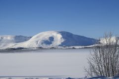Majaklumpen fra Majavatnet, Grane kommune. Disen over isen kan bety dårlig is. 
 Foto: Lars Lorentzen.