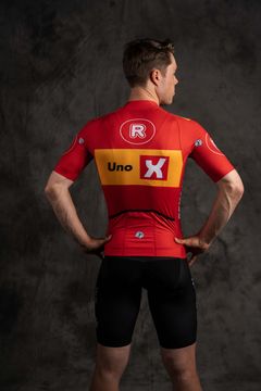 Trøjedesign bagside. Model er Rasmus Tiller Uno-X Pro Cycling Team. Foto: Wordup Projects