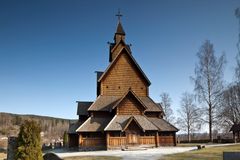 Selv om ulike former for brann må ta noe av skylden for at stavkirkene har forsvunnet gjennom årenes løp, spilte Svartedauden og Reformasjonen også en betydelig rolle. Kirkene ble stående tomme og råtnet, eller ble revnet i massiv skala på grunn av båndene til katolisismen.