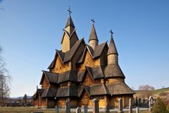 Heddal stavkirke på Notodden i Telemark er den største stavkirka i Norge. Den er én av de 28 gjenværende stavkirkene i Norge, som COWI jobber med å brannsikre.