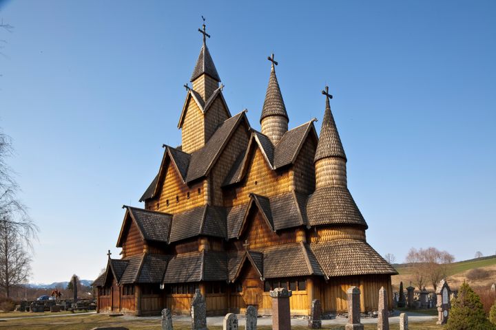 Heddal stavkirke på Notodden i Telemark er den største stavkirka i Norge. Den er én av de 28 gjenværende stavkirkene i Norge, som COWI jobber med å brannsikre.