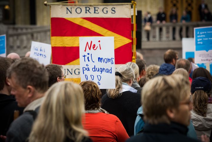 Norsk frivillighet har jobbet for full momskompensasjon i en årrekke. Her fra en demonstrasjon utenfor Stortinget. Foto: Birgitte Heneide/Frivillighet Norge