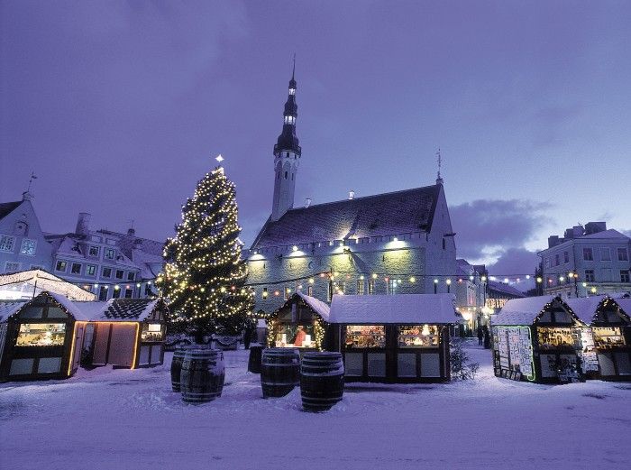JULESTEMNING: I november åpner mange av Europas hyggeligste julemarkeder og lukten av gløgg, gran og brente mandler sørger for den ultimate julestemningen.