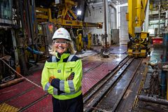 Administrerende direktør i Lundin Norway Kristin Færøvik om bord på boreriggen Leiv Eiriksson i Barentshavet
