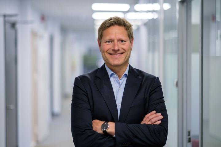–Økningen i antall avlagte Statsborgerprøver i 2020 kan være et resultat av at det ble åpnet for dobbelt statsborgerskap fra 1. januar 2020, sier sier Sveinung Skule, direktør i Kompetanse Norge.