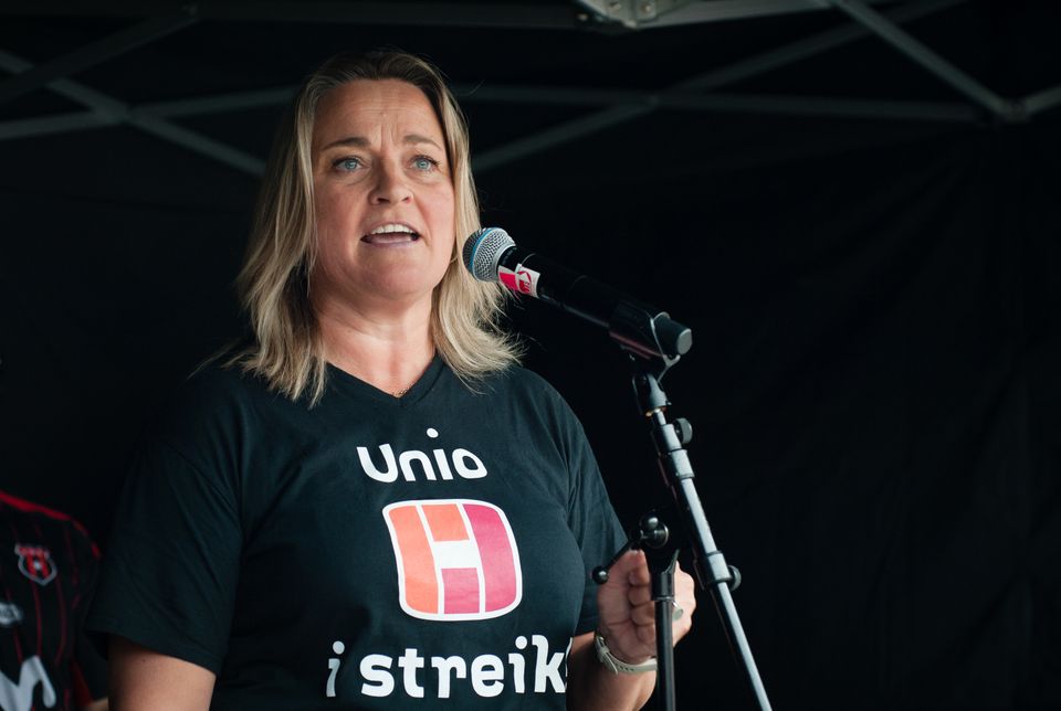 Unn Alma Skatvold leder Politiets Fellesforbund holdt appell på Unio Stats streikemarkering 28. mai 2024. Eidsvolls plass. 