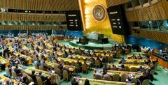 Hele 140 land stemte igjennom en Ukraina-resolusjon i FNs generalforsamling forrige uke. Foto: UN Photo/Mark Garten.