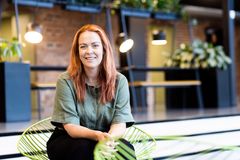 ABAX, her ved Markedssjef Camilla Runnerstrøm Laumatia, har fornyet sin sponsoravtale med Norges Hyggeligste Håndverker.