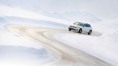 Det er ingen som klarer å lage et dekk som dekker alle føreforhold i Norge. Derfor er det viktig at du setter deg inn i deltestene i dekktesten for å finne dekket som passer ditt vinteføre best (Foto: Motor/Niclas Carle)